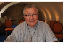 Père Yannik Bonnet. 20948104-24193988