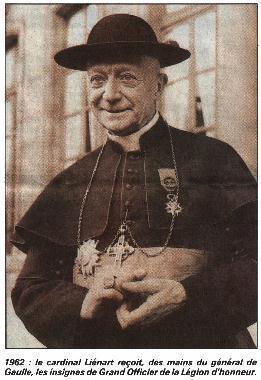 Mais Mgr Liénart a reçu cette réponse. Nommé au siège de Lille le 6 octobre 1928, il connaît bien le conflit, qui oppose syndicats et patronal chrétien, pour avoir été curé-doyen de Saint-Christophe à Tourcoing.  Son premier geste spectaculaire de soutien aux grévistes est suivi d’une lettre parue dans la « Semaine religieuse de Lille » du 3 mars 1929, dans laquelle il s’explique : « J’ai reconnu la voix de l’âme chrétienne dans cette demande d’arbitrage formulée par les syndicats libres (…) ; l’arbitrage est un moyen, supérieur à la lutte sans merci (…) ; ceux qui le proposent et l’acceptent, sans savoir à qui l’arbitre donnera raison, font un geste que l’Eglise et la conscience approuvent »… « Si les communistes seuls donnent des secours à leurs adhérents, nos chrétiens, dans une extrême misère, seront tentés de s’inscrire dans leurs rangs ». Le nouvel évêque prend nettement position en faveur des grévistes.