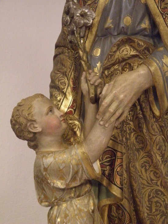 L'enfant Jésus tend à Joseph l'insigne trinitaire. L'enfant Jésus tend à Joseph l'insigne trinitaire.