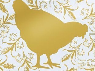 La prière de la poule qui court après ses plumes. La prière de la poule qui court après ses plumes.