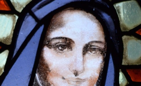 Vitrail de Thérèse de Lisieux, Ardèche, lavezon, photo StJoWeb Vitrail de Thérèse de Lisieux, Ardèche, lavezon, photo StJoWeb