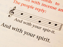 La version anglaise de la monition disait jusqu'en 2011 " and also with you". La traduction du missel typique romain rend la monition dans son sens séculier utilisé depuis la liturgie la plus oecuménique, dans les conciles les plus anciens, avant les shismes orientaux et occidentaux. Un retour aux sources communes! Désormais, les anglais répondront à nouveau " And with your spirit".