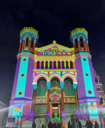 Cathédrale : en façade ou inside? Bonne fête de l'Imaculée!