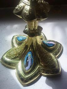 Calice d'un missionnaire en Chine ( 19eme siècle) avec une représentation de Saint Joseph. Haute-Loire, Mission Etrangère de Paris. Calice d'un missionnaire en Chine ( 19eme siècle) avec une représentation de Saint Joseph. Haute-Loire, Mission Etrangère de Paris.